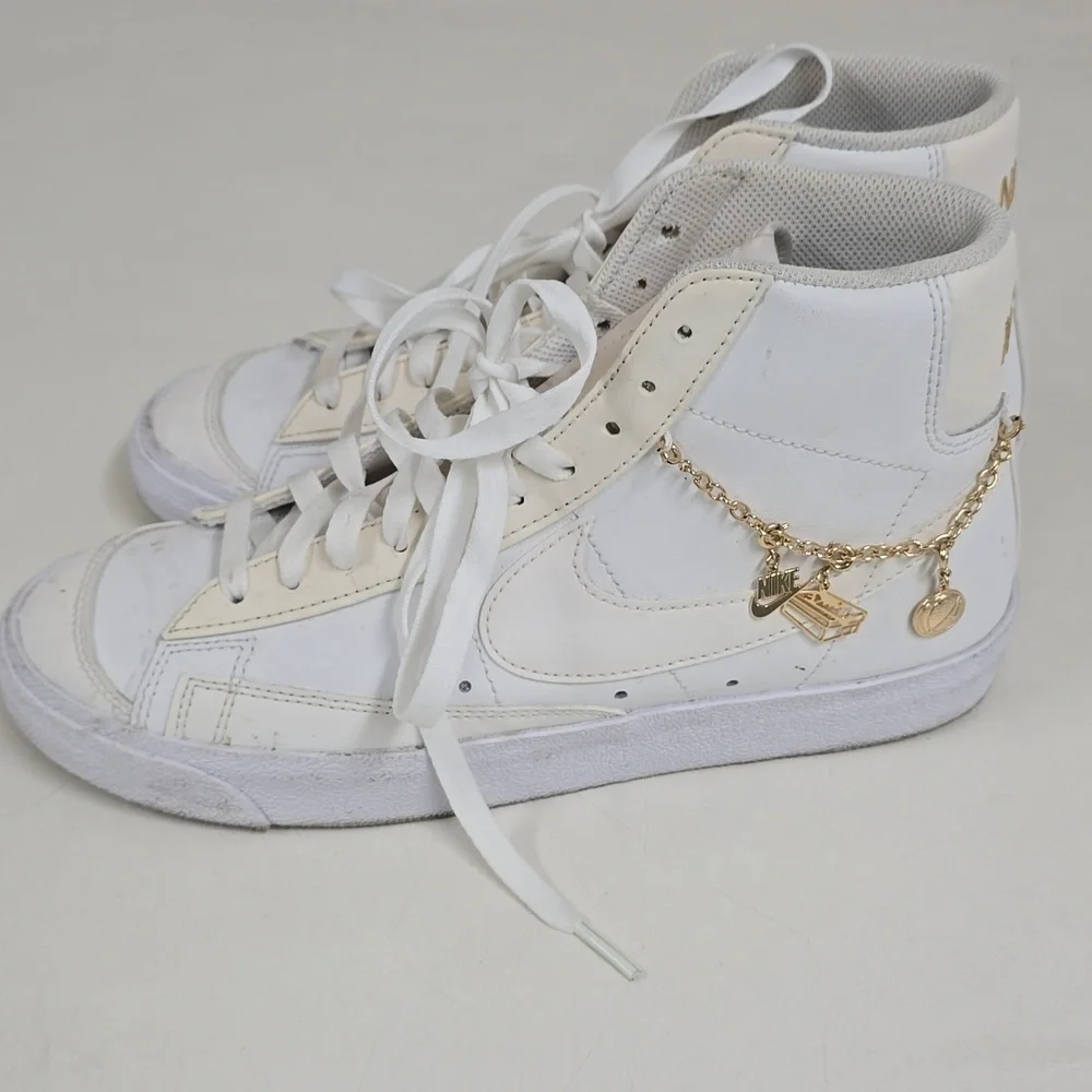 Nike Blazer Mid 77 LX 